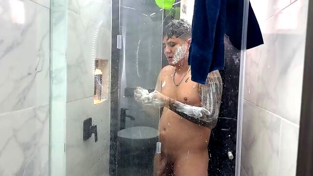 My slut neighbor asks me to bathe in my apartment as the only excuse for me to fuck her richer than her husband