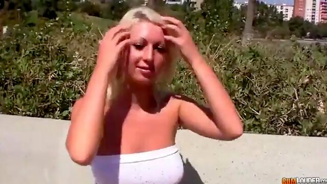 Pamela Blond Fucking