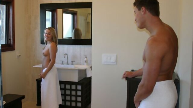 Jessie Cox and Zack Cook cooking up a hot fuck scene