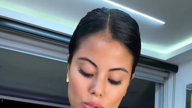 Steffy Moreno - Oiled Riding And Cumming With My Dildo