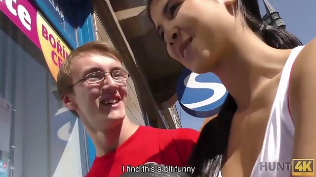 Ehefrau Braucht Geld, Ich Brauche Das Geld, Öffentlichkeit, Public