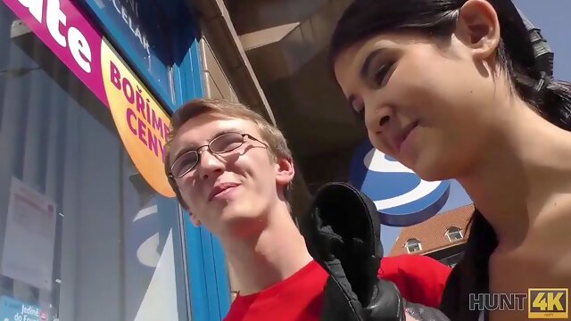 Hunt4k. slender dark haired and her skinny boyfriend need currency for vaca