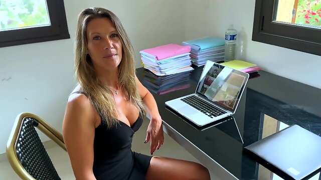 Milena, 40, Assistant Photographer!