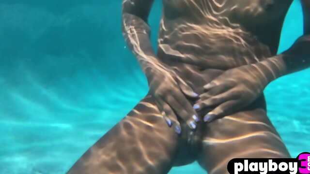 Hot posing and hardcore masturbation