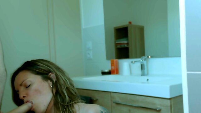 I Fuck My Neighbor in the Bathroom