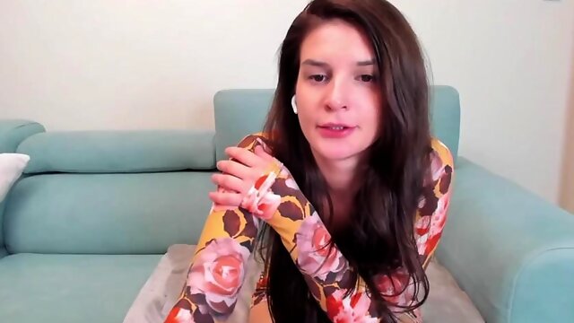 Petite natural tits and big ass babe web teasing