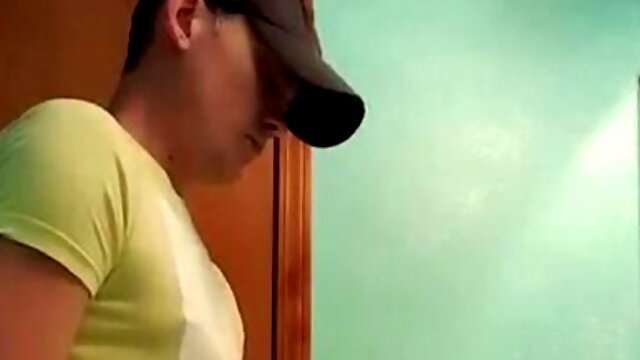 Immense-Beefstick Mexican Teddy Drains Off in Douche