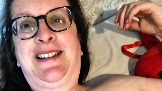 Beautiful hairy mature mom anal creampied