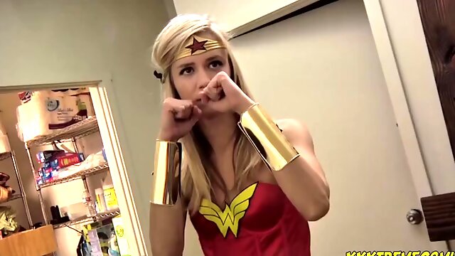 절벽 가슴, 코스프레