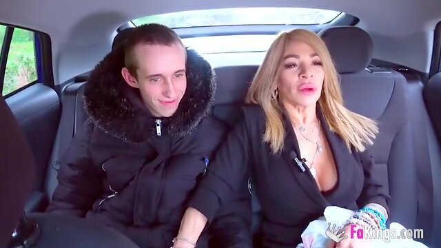 Vanessa Colombiana - Milfs Buscan Follar Con Jovencitos. Vanessa Colombiana Da De Com