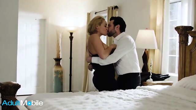 Ryan Keely, Stockings