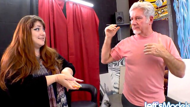 Chubby Brunette Chelsea Dagger Lets The Hung Model Drill Her Pussy