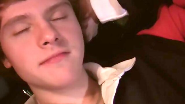 Sporty Twink Lewis Sucked Off - Lewis Taylor