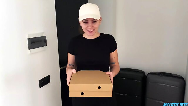 The Cute Courier Turned Out to Be a Pervert - Fucked Her and Cum in Her Mouth...