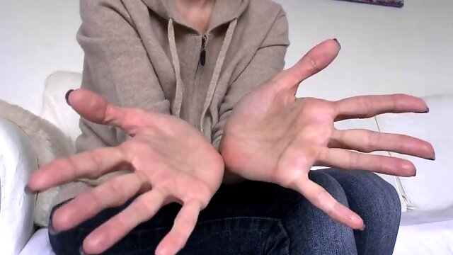 Lady Victoria Valente - Black Fingernails