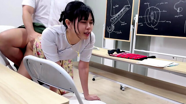 Bent Élvezés, Elcsábítja, Ázsiai, Tanár