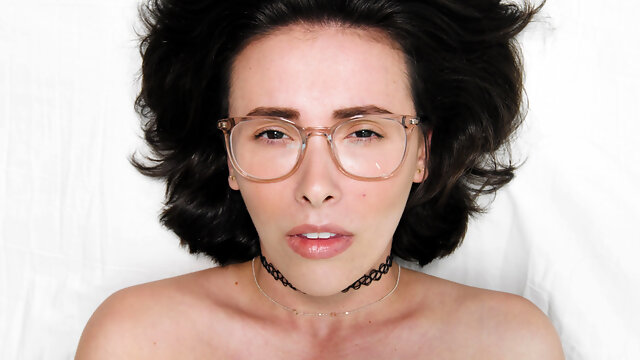 Exciting mommy Casey Calvert wanking