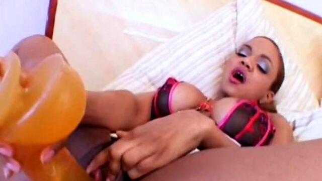 Throwback Sinnamon Love