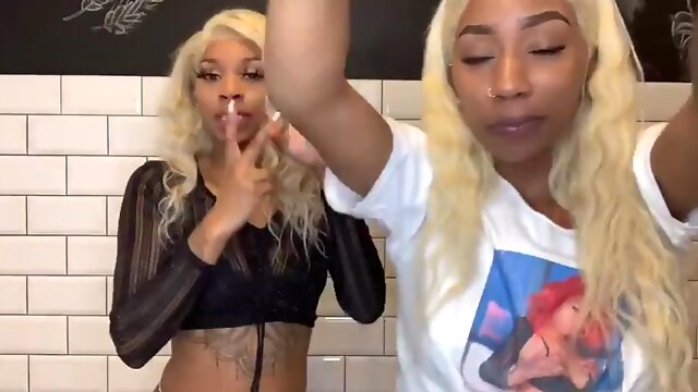 Kissing Lesbian Ado Amateur