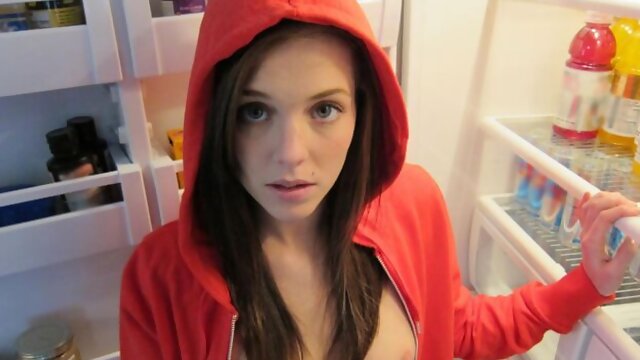 Flexible hottie Kiera Winters is touching her hungry shaved pussy