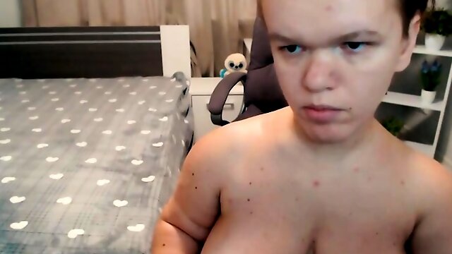 Hot brunette from squirt masturbating on webcam