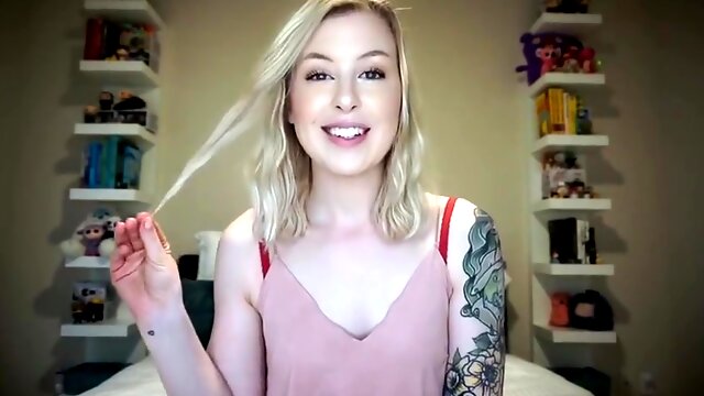 Mystie Mae - Giantess Shrinks And Plays With Stepbrother