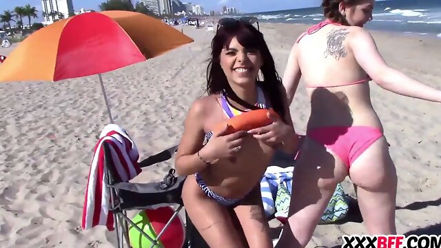 Spring break buddies sharing a cock