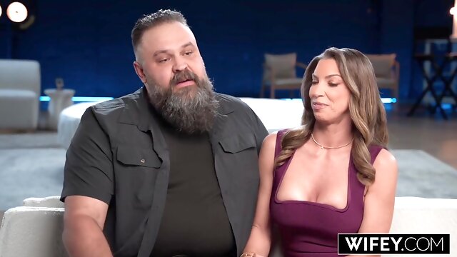 Anal Loving Milf Hotwife Lor Reign Squirts All Over His Bbc