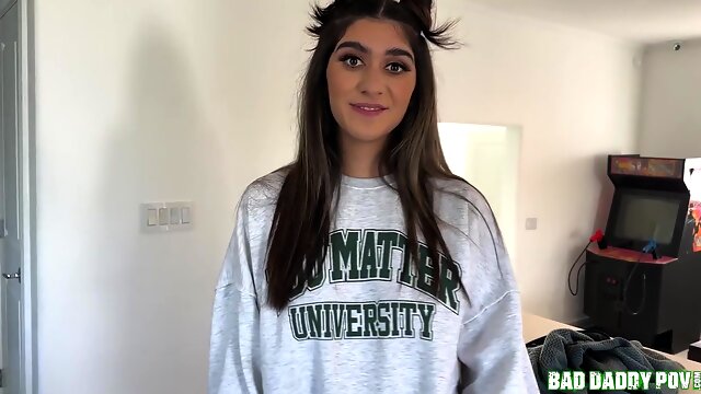 Morning Sex With Stepdaddy! - Aubry Babcock