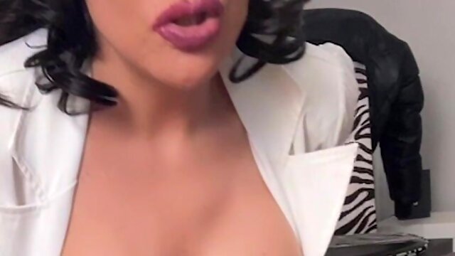 A Sexy Secretarys Nasty Needs