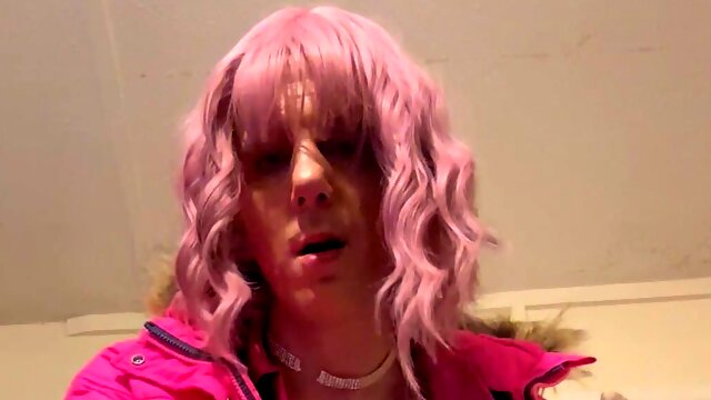 Jess Silk Rides Dildo