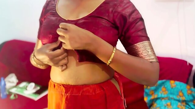 Gorgeous Indian housewife Mary V gets into some hardcore sixty-nine action