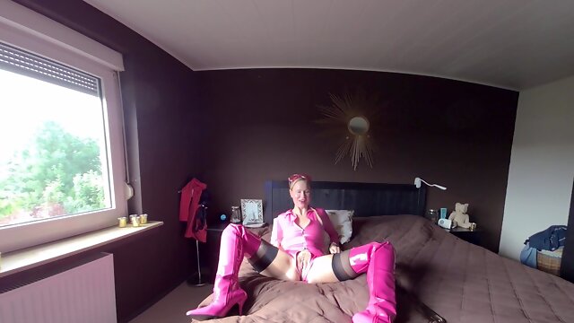 Pink Girl Lets You Jerk off