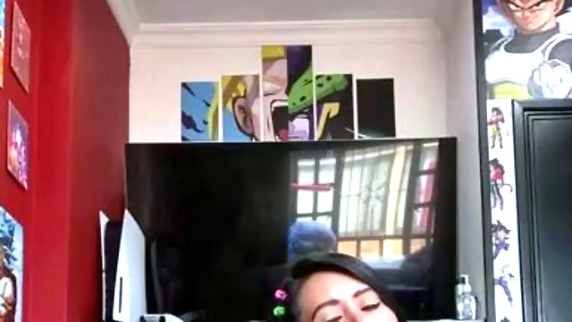 Hot camgirl fingering and toying her creamy teen pussy