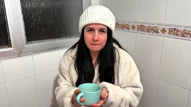 Colombiana Infiel Deja Que Desconocido En Europa La Ayude Y Luego Le Pide Que La Folle