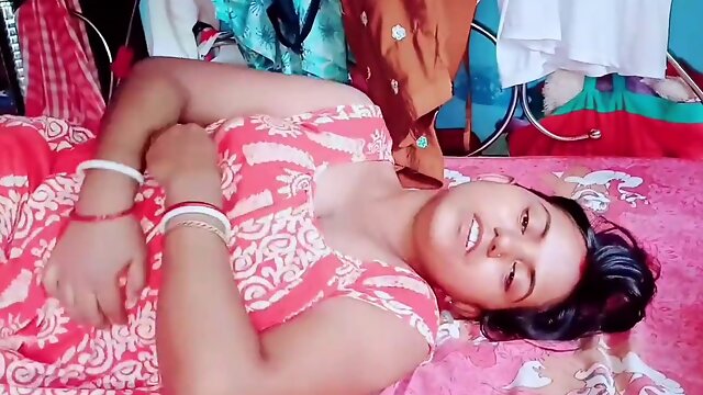 Tamil bhabhi gets naughty in homemade action