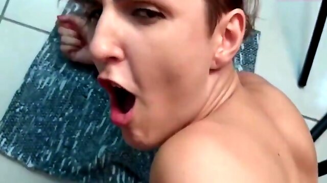 Beautiful Hottie And Naughty Gifted Blowjob