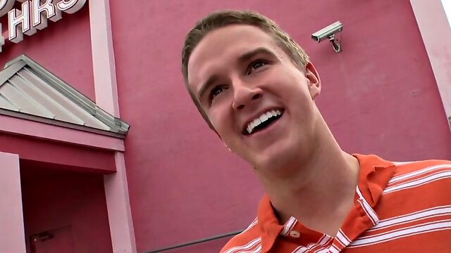 Fooled Str8 gets gloryhole BJ before he fucks gay dude