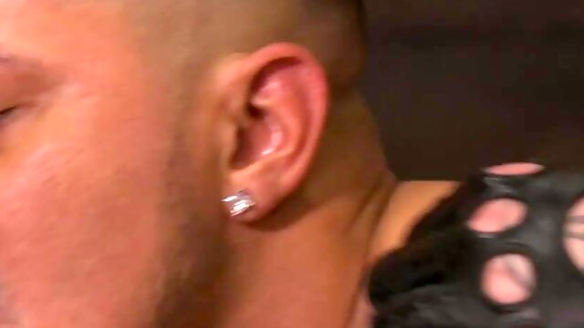 Davin Strong spreads open Cesar Xes and uses him as his fuck toy