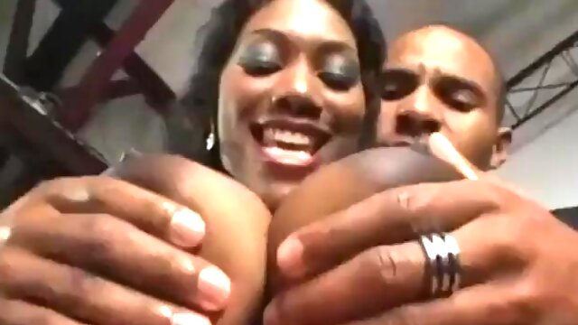 Nyomi Banxxx hot black fuck with black