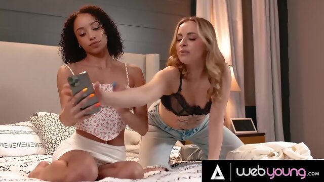 Watch Amorous And Cloudss Movie - Anna Claire Clouds And Alexis Tae