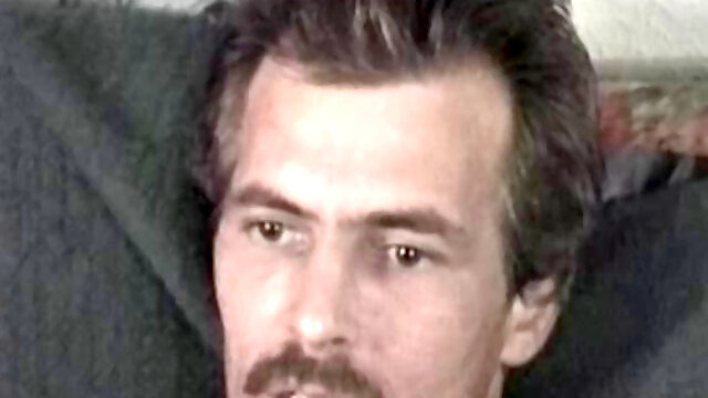 Now this is one very handsome man! Hes just as nice a guy as he is to look at. A carpenter by trade, Richard builds custom shelving and kitchens. Im guessing hes great with his hands...at least I can dream.