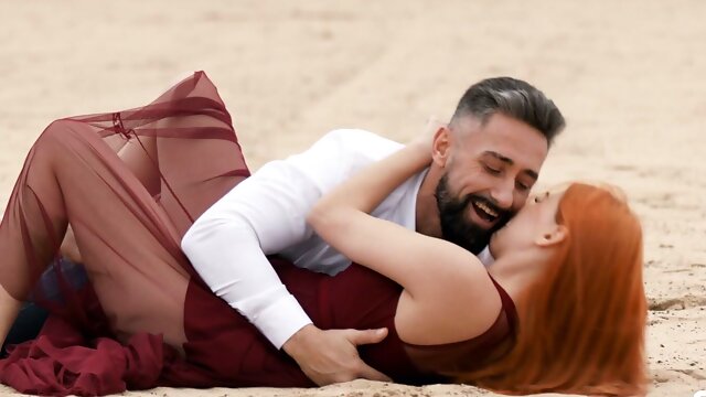 18 Jahre, Rothaarig, Jungendliche, Großer Arsch, Im Freien