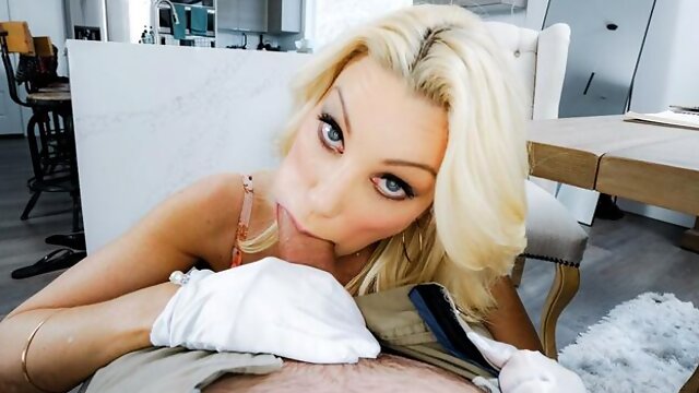 Blonde chick with round ass Brittany Andrews rammed by big boner