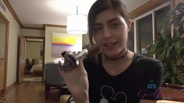 Любительское, Маленькие Сиськи, Курение