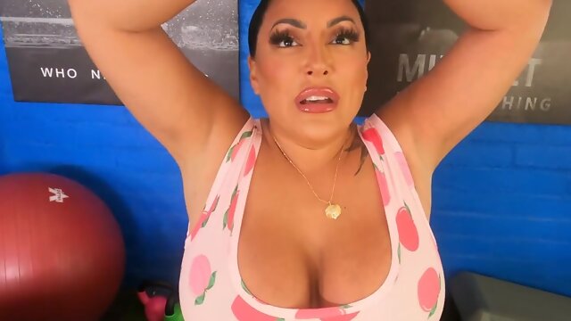 Kiara Mias Big Ass Training Session