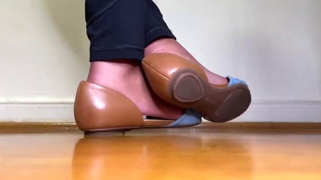 MILF Plays with Her Flats on Her Feet