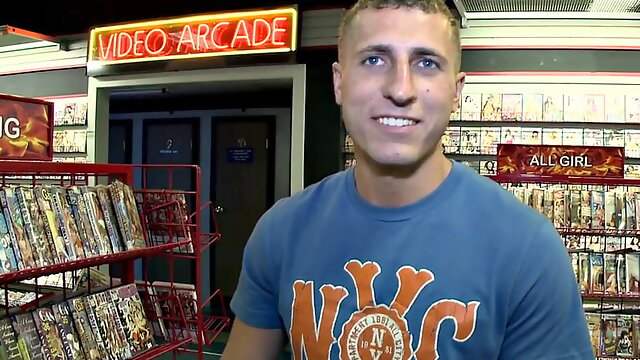 Real gloryhole straight guy fooled by bait