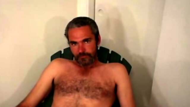 Well, this is an interesting development. Zack and Barry are running/drinking buddies, and Ive been trying to get them together for a Buddies video, but Barry is against it. Zack, on the other hand, is all about it.