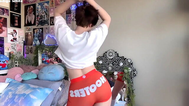 Uwu, 18 Ans Strip Tease, Femboys, Parodie